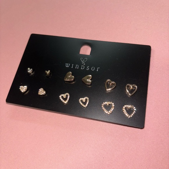 💕 Heart Earring Set 💕 - Picture 1 of 4